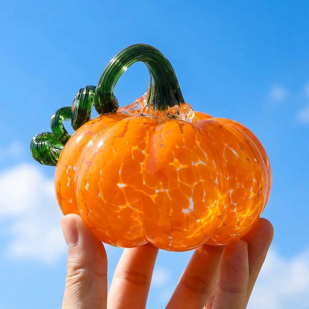 Orange Mottled Pumpkin Figurine with Green Curled Stem, Fall Table Decor by AuroraeGlass — photo 5